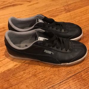 Men's black Puma